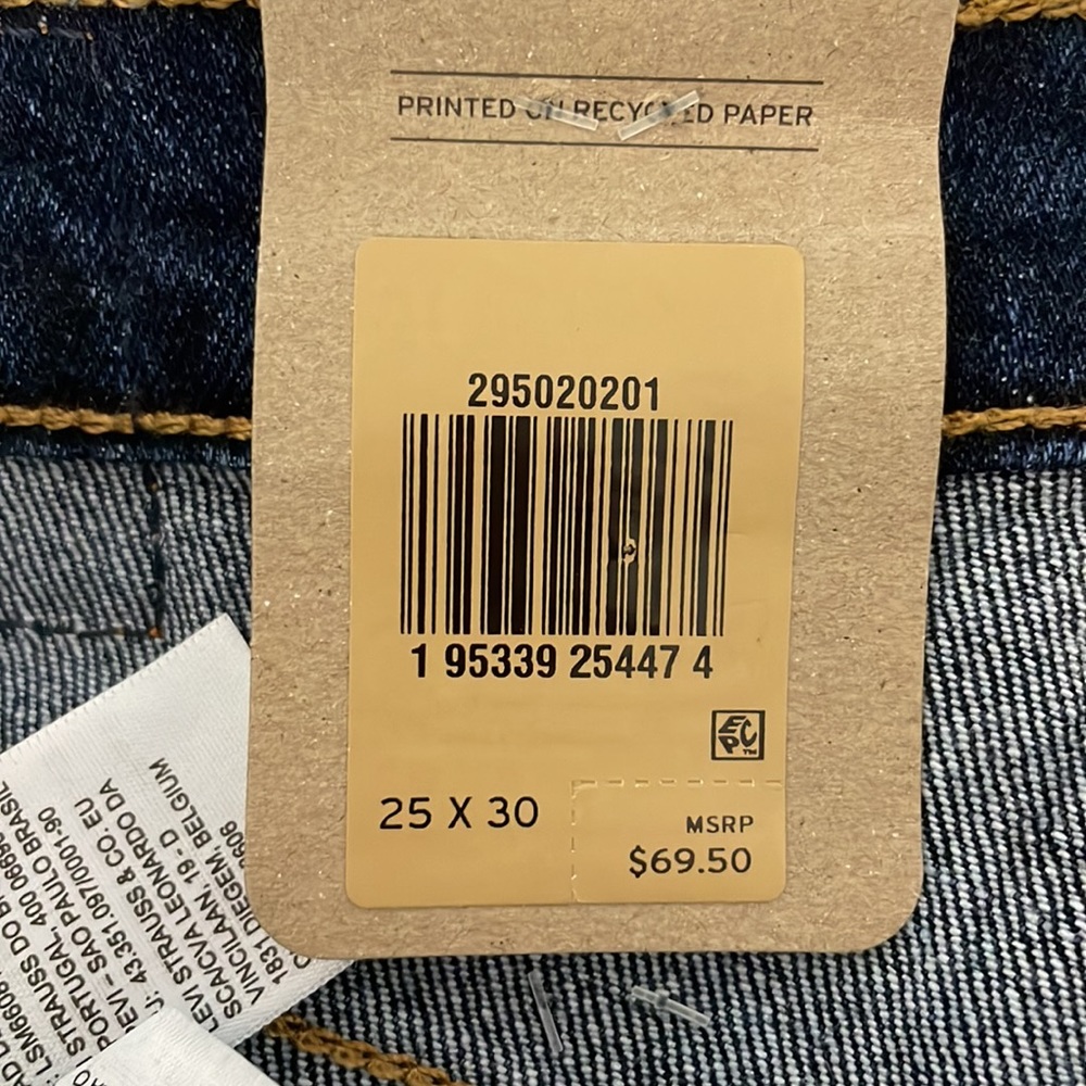 Levi Jeans✨ - Picture 7 of 8